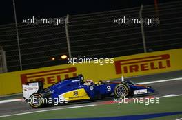 Marcus Ericsson (SWE) Sauber C34 and Nico Hulkenberg (GER) Sahara Force India F1 VJM08 battle for position. 19.04.2015. Formula 1 World Championship, Rd 4, Bahrain Grand Prix, Sakhir, Bahrain, Race Day.