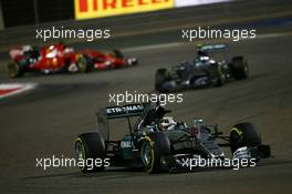 Lewis Hamilton (GBR) Mercedes AMG F1 W06. 19.04.2015. Formula 1 World Championship, Rd 4, Bahrain Grand Prix, Sakhir, Bahrain, Race Day.