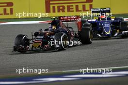 Carlos Sainz (ESP), Scuderia Toro Rosso  19.04.2015. Formula 1 World Championship, Rd 4, Bahrain Grand Prix, Sakhir, Bahrain, Race Day.