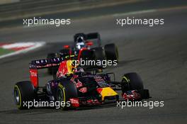 Daniil Kvyat (RUS) Red Bull Racing RB11. 19.04.2015. Formula 1 World Championship, Rd 4, Bahrain Grand Prix, Sakhir, Bahrain, Race Day.