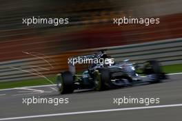 Lewis Hamilton (GBR), Mercedes AMG F1 Team  18.04.2015. Formula 1 World Championship, Rd 4, Bahrain Grand Prix, Sakhir, Bahrain, Qualifying Day.