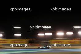 Lewis Hamilton (GBR) Mercedes AMG F1 W06. 18.04.2015. Formula 1 World Championship, Rd 4, Bahrain Grand Prix, Sakhir, Bahrain, Qualifying Day.