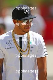 Lewis Hamilton (GBR) Mercedes AMG F1. 19.04.2015. Formula 1 World Championship, Rd 4, Bahrain Grand Prix, Sakhir, Bahrain, Race Day.