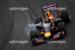 Daniil Kvyat (RUS) Red Bull Racing RB11 locks up under braking. 13.11.2015. Formula 1 World Championship, Rd 18, Brazilian Grand Prix, Sao Paulo, Brazil, Practice Day.