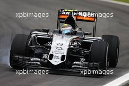 Sergio Perez (MEX) Sahara Force India F1 VJM08 locks up under braking. 13.11.2015. Formula 1 World Championship, Rd 18, Brazilian Grand Prix, Sao Paulo, Brazil, Practice Day.