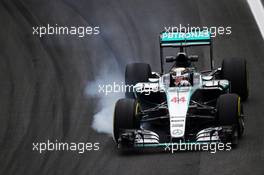 Lewis Hamilton (GBR) Mercedes AMG F1 W06 locks up under braking. 13.11.2015. Formula 1 World Championship, Rd 18, Brazilian Grand Prix, Sao Paulo, Brazil, Practice Day.