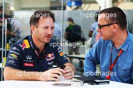 (L to R): Christian Horner (GBR) Red Bull Racing Team Principal with Jonathan Noble (GBR) Motorsport.com Editor. 13.11.2015. Formula 1 World Championship, Rd 18, Brazilian Grand Prix, Sao Paulo, Brazil, Practice Day.