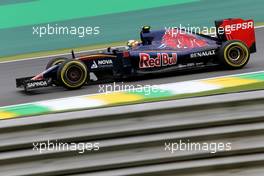 Carlos Sainz (ESP), Scuderia Toro Rosso  13.11.2015. Formula 1 World Championship, Rd 18, Brazilian Grand Prix, Sao Paulo, Brazil, Practice Day.