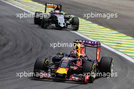 Daniil Kvyat (RUS) Red Bull Racing RB11. 15.11.2015. Formula 1 World Championship, Rd 18, Brazilian Grand Prix, Sao Paulo, Brazil, Race Day.