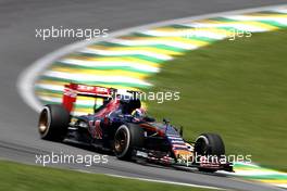 Carlos Sainz (ESP), Scuderia Toro Rosso  14.11.2015. Formula 1 World Championship, Rd 18, Brazilian Grand Prix, Sao Paulo, Brazil, Qualifying Day.