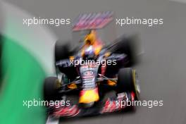 Daniel Ricciardo (AUS), Red Bull Racing  14.11.2015. Formula 1 World Championship, Rd 18, Brazilian Grand Prix, Sao Paulo, Brazil, Qualifying Day.