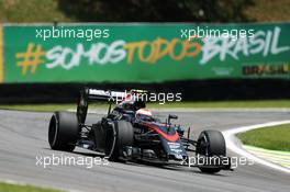 Jenson Button (GBR) McLaren MP4-30. 14.11.2015. Formula 1 World Championship, Rd 18, Brazilian Grand Prix, Sao Paulo, Brazil, Qualifying Day.