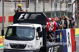 Lewis Hamilton (GBR) Mercedes AMG F1 on the drivers parade. 15.11.2015. Formula 1 World Championship, Rd 18, Brazilian Grand Prix, Sao Paulo, Brazil, Race Day.