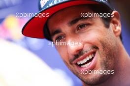 Daniel Ricciardo (AUS) Red Bull Racing. 12.11.2015. Formula 1 World Championship, Rd 18, Brazilian Grand Prix, Sao Paulo, Brazil, Preparation Day.