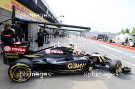 Romain Grosjean (FRA) Lotus F1 E23 leaves the pits. 05.06.2015. Formula 1 World Championship, Rd 7, Canadian Grand Prix, Montreal, Canada, Practice Day.
