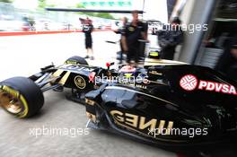 Pastor Maldonado (VEN) Lotus F1 E23 leaves the pits. 05.06.2015. Formula 1 World Championship, Rd 7, Canadian Grand Prix, Montreal, Canada, Practice Day.