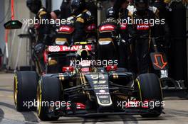 Pastor Maldonado (VEN) Lotus F1 E23 makes a pit stop. 07.06.2015. Formula 1 World Championship, Rd 7, Canadian Grand Prix, Montreal, Canada, Race Day.