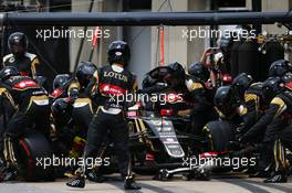 Pastor Maldonado (VEN) Lotus F1 E23 makes a pit stop. 07.06.2015. Formula 1 World Championship, Rd 7, Canadian Grand Prix, Montreal, Canada, Race Day.