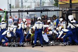 Marcus Ericsson (SWE) Sauber C34 makes a pit stop. 07.06.2015. Formula 1 World Championship, Rd 7, Canadian Grand Prix, Montreal, Canada, Race Day.