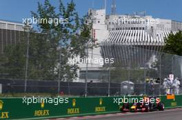 Daniil Kvyat (RUS) Red Bull Racing RB11. 06.06.2015. Formula 1 World Championship, Rd 7, Canadian Grand Prix, Montreal, Canada, Qualifying Day.