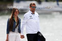 Jenson Button (GBR) McLaren with his wife Jessica Button (JPN). 07.06.2015. Formula 1 World Championship, Rd 7, Canadian Grand Prix, Montreal, Canada, Race Day.