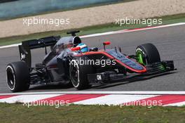 Fernando Alonso (ESP) McLaren MP4-30 running flow-vis paint. 10.04.2015. Formula 1 World Championship, Rd 3, Chinese Grand Prix, Shanghai, China, Practice Day.
