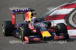 Daniel Ricciardo (AUS) Red Bull Racing RB11. 12.04.2015. Formula 1 World Championship, Rd 3, Chinese Grand Prix, Shanghai, China, Race Day.