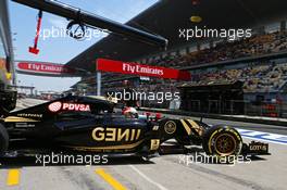 Romain Grosjean (FRA) Lotus F1 E23 leaves the pits. 11.04.2015. Formula 1 World Championship, Rd 3, Chinese Grand Prix, Shanghai, China, Qualifying Day.