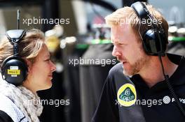 (L to R): Jennie Gow (GBR) BBC Radio 5 Live Pitlane Reporter with Andy Stobart (GBR) Lotus F1 Team Press Officer. 11.04.2015. Formula 1 World Championship, Rd 3, Chinese Grand Prix, Shanghai, China, Qualifying Day.