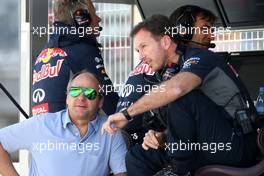 Christian Horner (GBR), Red Bull Racing, Sporting Director and Gerhard Berger (AUT) 08.05.2015. Formula 1 World Championship, Rd 5, Spanish Grand Prix, Barcelona, Spain, Practice Day.