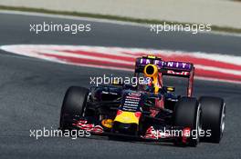 Daniil Kvyat (RUS) Red Bull Racing RB11. 08.05.2015. Formula 1 World Championship, Rd 5, Spanish Grand Prix, Barcelona, Spain, Practice Day.