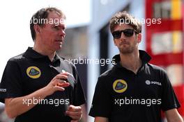 Alan Permane (GBR) Lotus F1 Team Trackside Operations  and Romain Grosjean (FRA), Lotus F1 Team  08.05.2015. Formula 1 World Championship, Rd 5, Spanish Grand Prix, Barcelona, Spain, Practice Day.