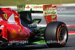 Kimi Raikkonen (FIN) Ferrari SF15-T running flow-vis paint on the rear wing. 08.05.2015. Formula 1 World Championship, Rd 5, Spanish Grand Prix, Barcelona, Spain, Practice Day.