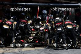 Pastor Maldonado (VEN), Lotus F1 Team during pitstop 10.05.2015. Formula 1 World Championship, Rd 5, Spanish Grand Prix, Barcelona, Spain, Race Day.