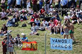 Fans. 09.05.2015. Formula 1 World Championship, Rd 5, Spanish Grand Prix, Barcelona, Spain, Qualifying Day.