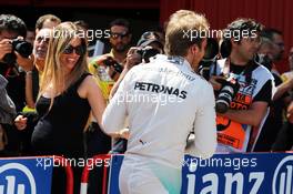 Nico Rosberg (GER) Mercedes AMG F1 celebrates his pole position in parc ferme with his wife Vivian Rosberg (GER). 09.05.2015. Formula 1 World Championship, Rd 5, Spanish Grand Prix, Barcelona, Spain, Qualifying Day.