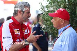 (L to R): Maurizio Arrivabene (ITA) Ferrari Team Principal with Niki Lauda (AUT) Mercedes Non-Executive Chairman. 09.05.2015. Formula 1 World Championship, Rd 5, Spanish Grand Prix, Barcelona, Spain, Qualifying Day.