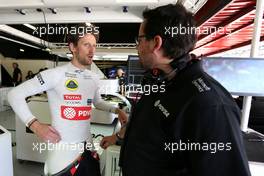Romain Grosjean (FRA), Lotus F1 Team and Julien Simon-Chautemps (FRA), Romain Grosjean race engineer, Lotus F1 Team   09.05.2015. Formula 1 World Championship, Rd 5, Spanish Grand Prix, Barcelona, Spain, Qualifying Day.