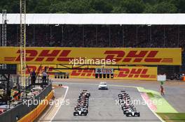 The start of the race. 05.07.2015. Formula 1 World Championship, Rd 9, British Grand Prix, Silverstone, England, Race Day.