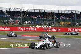 Felipe Massa (BRA) Williams FW37 leads the race. 05.07.2015. Formula 1 World Championship, Rd 9, British Grand Prix, Silverstone, England, Race Day.
