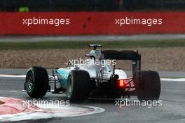 Lewis Hamilton (GBR) Mercedes AMG F1 W06 in the rain. 05.07.2015. Formula 1 World Championship, Rd 9, British Grand Prix, Silverstone, England, Race Day.