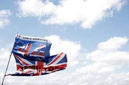Lewis Hamilton (GBR) Mercedes AMG F1 flags. 04.07.2015. Formula 1 World Championship, Rd 9, British Grand Prix, Silverstone, England, Qualifying Day.