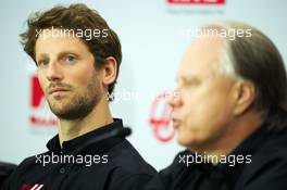 Romain Grosjean (FRA), announced as a Haas F1 driver for 2016, with Gene Haas (USA) Haas Automotion President (Right). 29.09.2015. Haas F1 Team Driver Announcement, Kannapolis, North Carolina, USA.