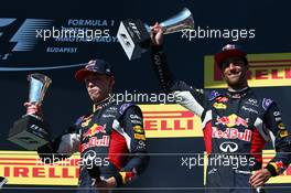 Daniil Kvyat (RUS) Red Bull Racing RB11 and Daniel Ricciardo (AUS) Red Bull Racing RB11. 26.07.2015. Formula 1 World Championship, Rd 10, Hungarian Grand Prix, Budapest, Hungary, Race Day.