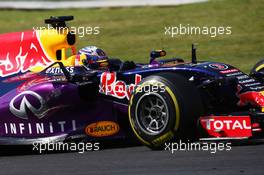 Daniel Ricciardo (AUS) Red Bull Racing RB11 with damage to his car. 26.07.2015. Formula 1 World Championship, Rd 10, Hungarian Grand Prix, Budapest, Hungary, Race Day.