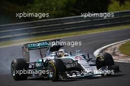 Lewis Hamilton (GBR) Mercedes AMG F1 W06 locks up under braking. 26.07.2015. Formula 1 World Championship, Rd 10, Hungarian Grand Prix, Budapest, Hungary, Race Day.