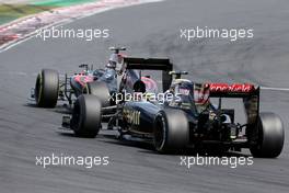 Jenson Button (GBR), McLaren Honda and Romain Grosjean (FRA), Lotus F1 Team  26.07.2015. Formula 1 World Championship, Rd 10, Hungarian Grand Prix, Budapest, Hungary, Race Day.