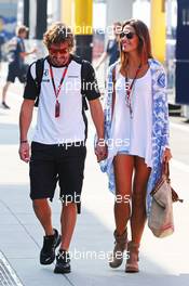 Fernando Alonso (ESP) McLaren with his girlfriend Lara Alvarez (ESP). 25.07.2015. Formula 1 World Championship, Rd 10, Hungarian Grand Prix, Budapest, Hungary, Qualifying Day.