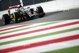 Jolyon Palmer (GBR) Lotus F1 E23 Test and Reserve Driver with sensor equipment on the front wheel. 04.09.2015. Formula 1 World Championship, Rd 12, Italian Grand Prix, Monza, Italy, Practice Day.