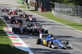 Marcus Ericsson (SWE) Sauber C34 at the start of the race. 06.09.2015. Formula 1 World Championship, Rd 12, Italian Grand Prix, Monza, Italy, Race Day.